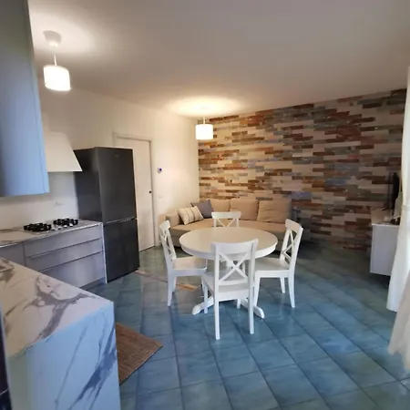Borgo Dei Fiori Piano Terra Vista Piscina شقة ليدو دي يسولو